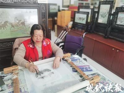 残疾女工逆袭成厂长,轮椅上的&ldquo;绣娘&rdquo;也有出彩人生